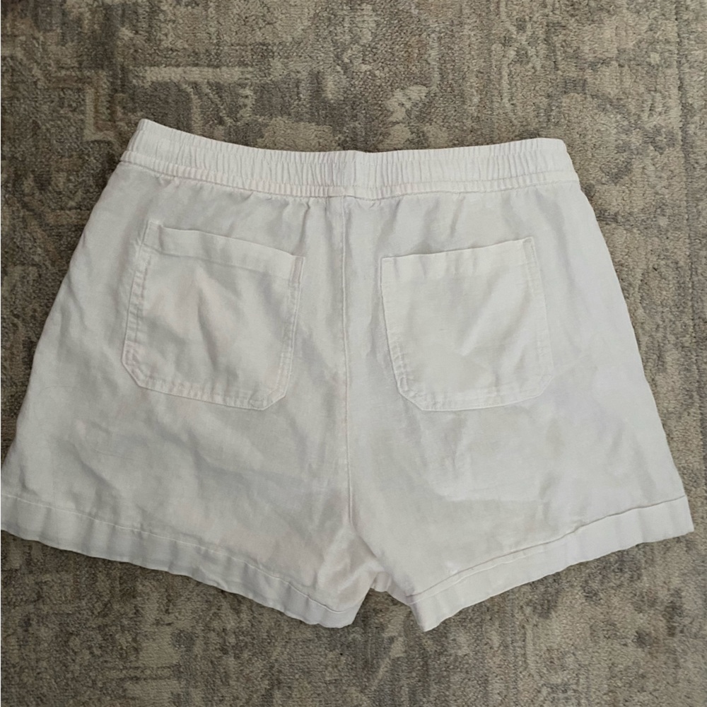 White linen high waisted shorts